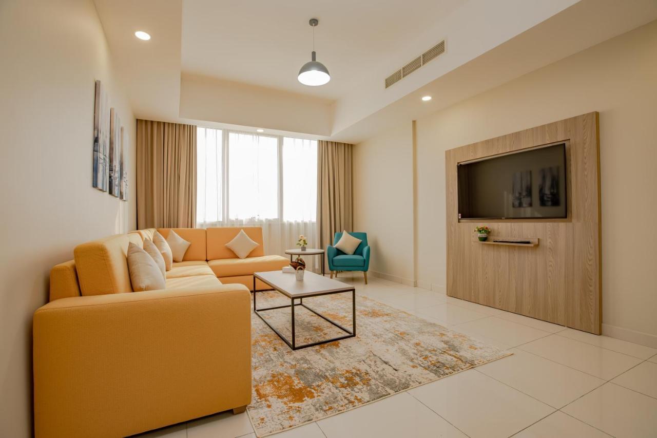 Platinum Coast Hotel Apartments Fujairah Exterior photo Living room