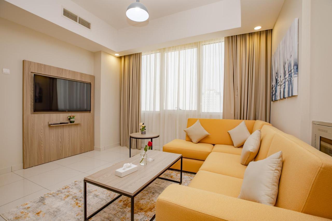 Platinum Coast Hotel Apartments Fujairah Exterior photo Living room