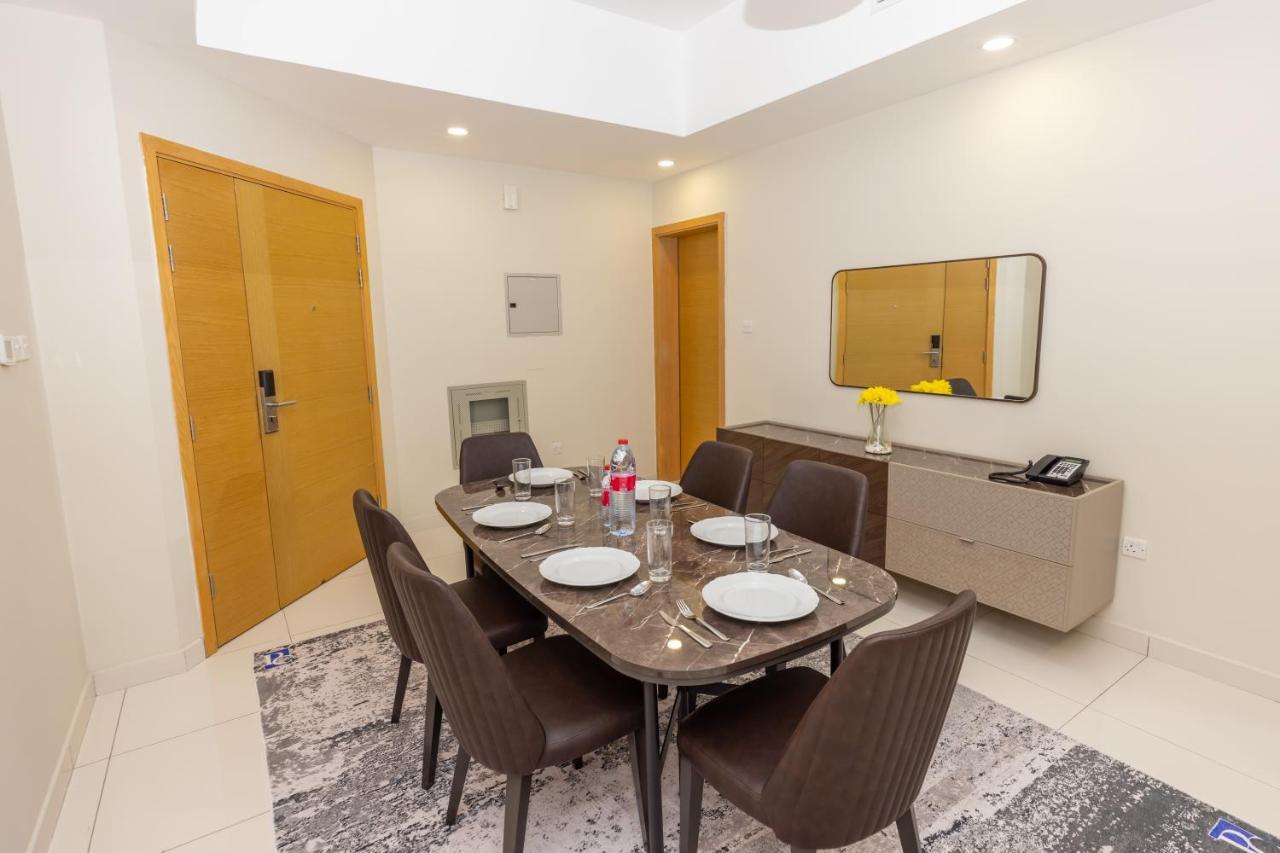 Platinum Coast Hotel Apartments Fujairah Exterior photo A dining room