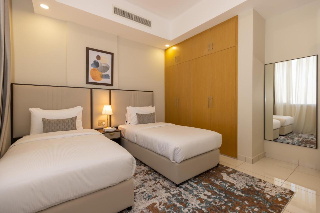 Platinum Coast Hotel Apartments Fujairah Exterior photo A bedroom at the hotel